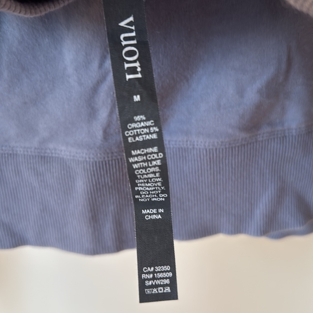 Vuori Laguna Henley Pullover Size Medium - Picture 5 of 7